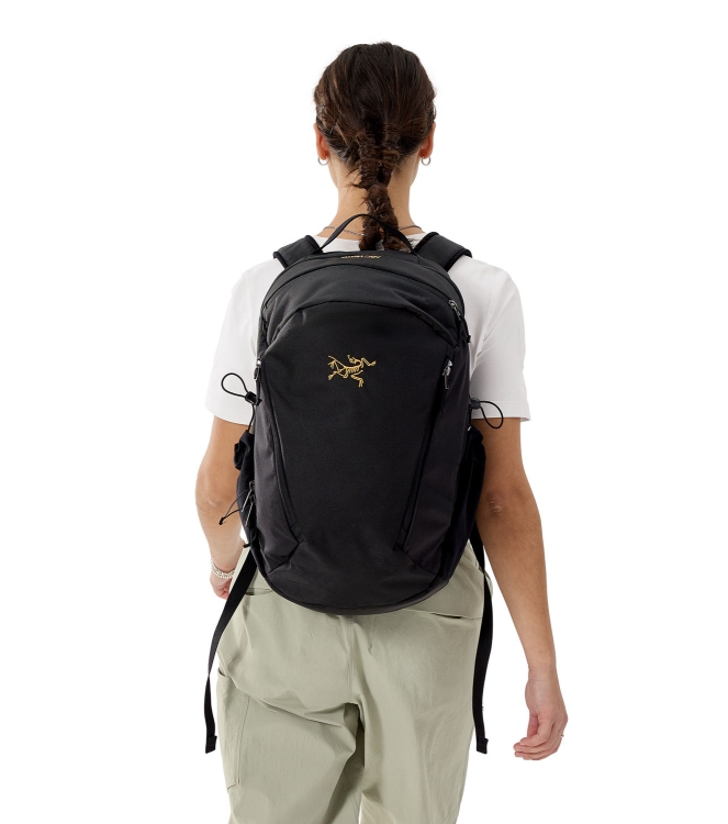 Arc'teryx Arc\'teryx Mantis 26 Backpack black X000009825 Black Arc'teryx tassen X000009825 licht grijs bij Leerentveldvrijetijd.nl