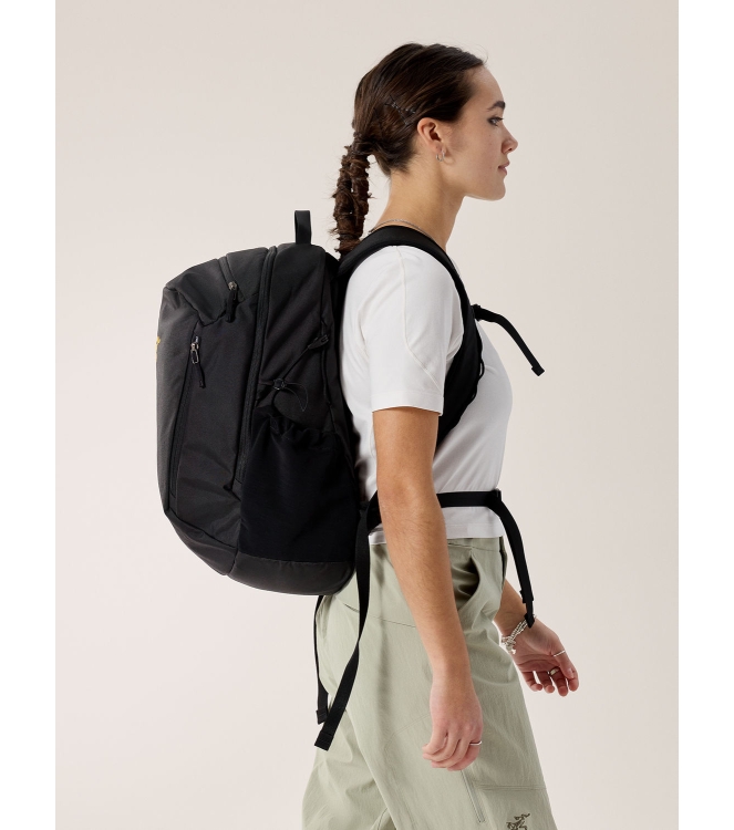 Arc'teryx Arc\'teryx Mantis 26 Backpack black X000009825 Black Arc'teryx tassen X000009825 licht grijs bij Leerentveldvrijetijd.nl